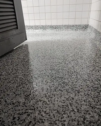 Instalación de Pisos Epóxicos Hojuelados